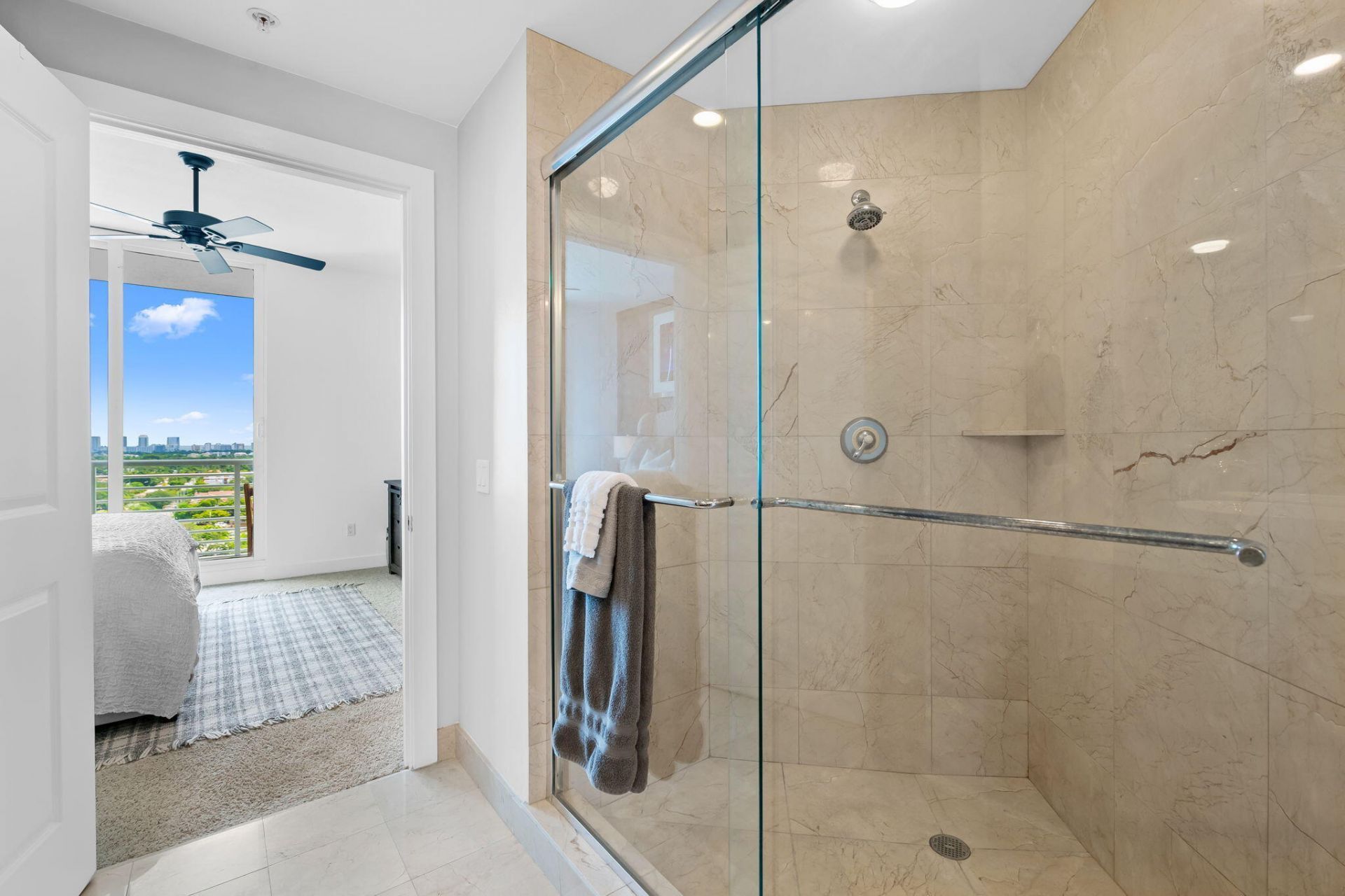 315 NE 3rd Avenue, Unit 1506, Fort Lauderdale, FL 33301 Photo