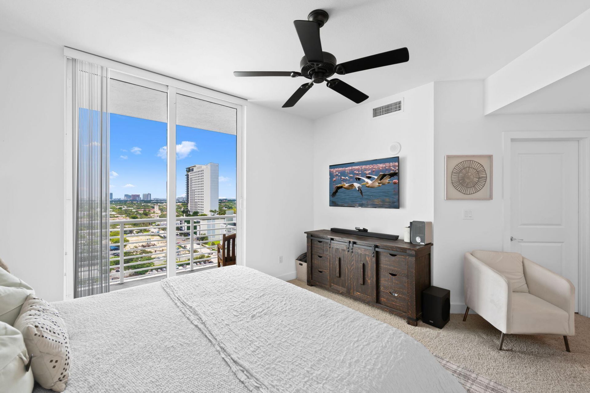 315 NE 3rd Avenue, Unit 1506, Fort Lauderdale, FL 33301 Photo