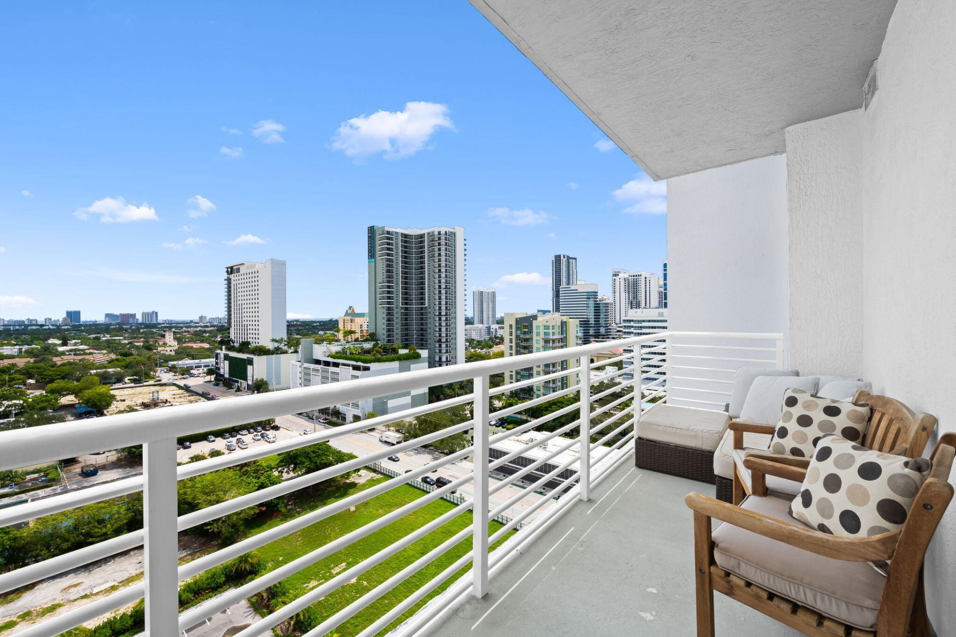315 NE 3rd Avenue, Unit 1506, Fort Lauderdale, FL 33301 Photo
