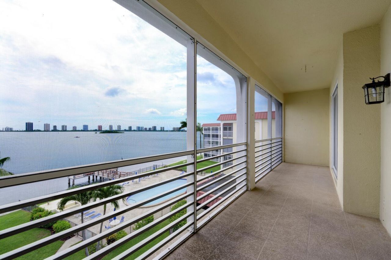 105 Paradise Harbour Boulevard, Unit 502, North Palm Beach, FL 33408 Photo
