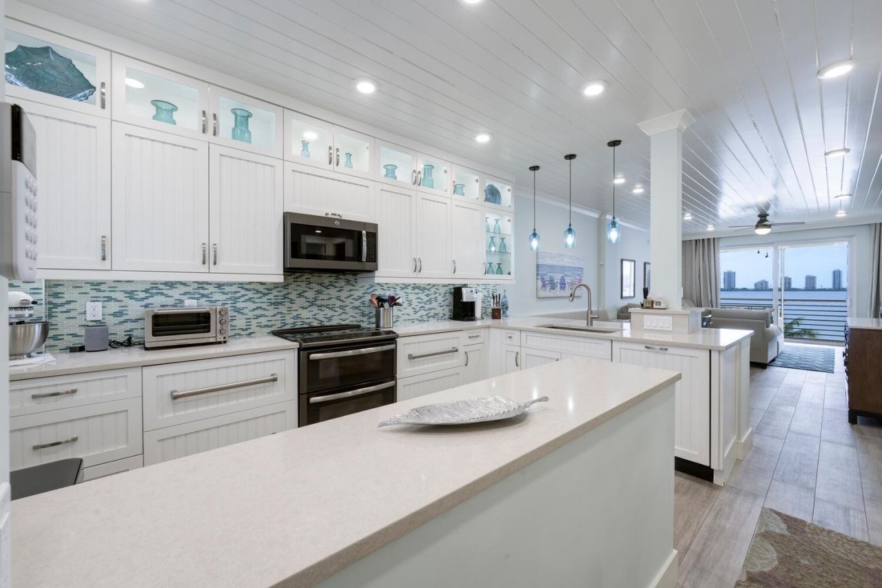 105 Paradise Harbour Boulevard, Unit 502, North Palm Beach, FL 33408 Photo