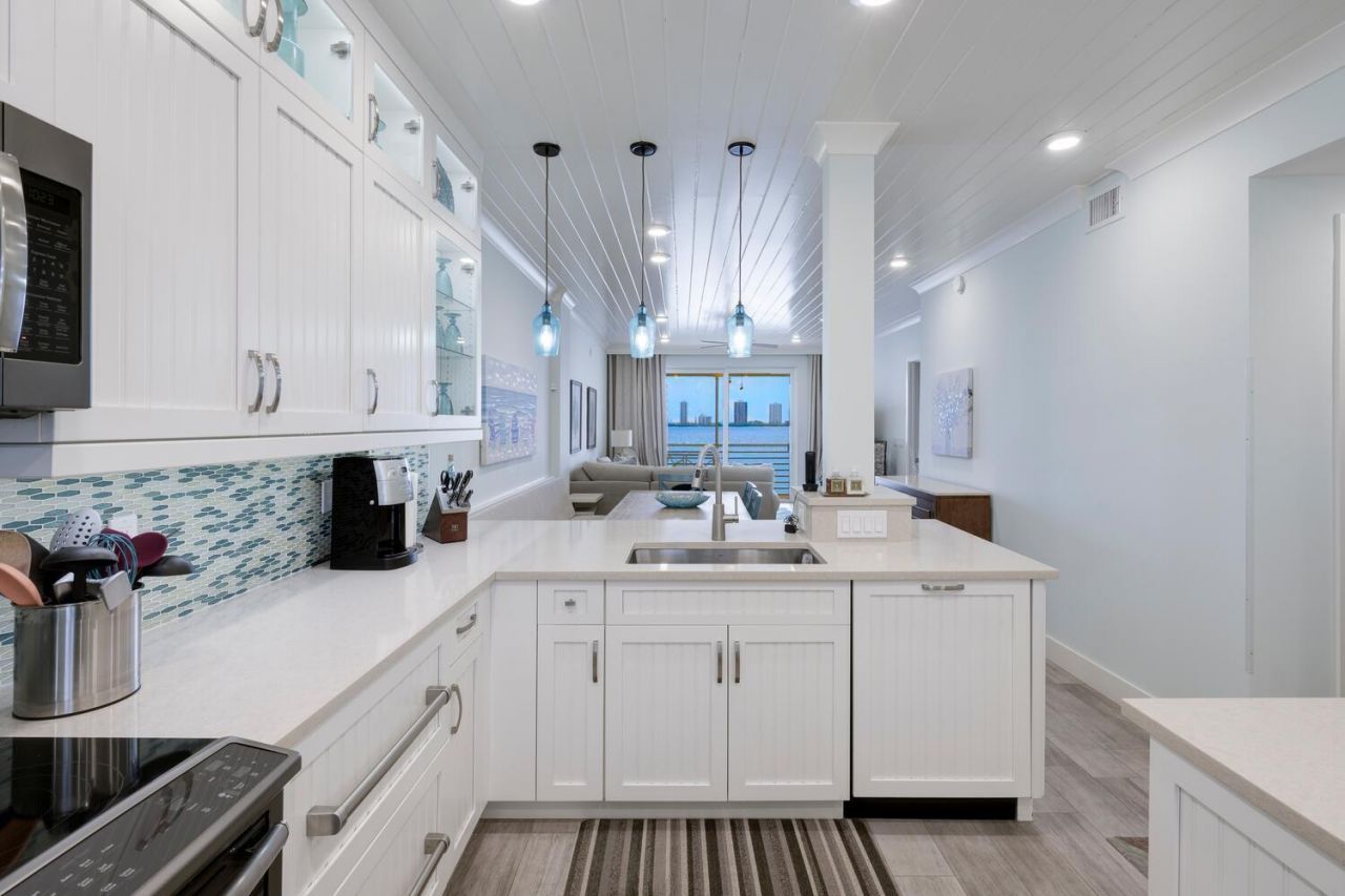 105 Paradise Harbour Boulevard, Unit 502, North Palm Beach, FL 33408 Photo