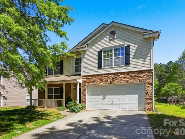 3902 Larkhaven Village Drive, Charlotte, NC 28215