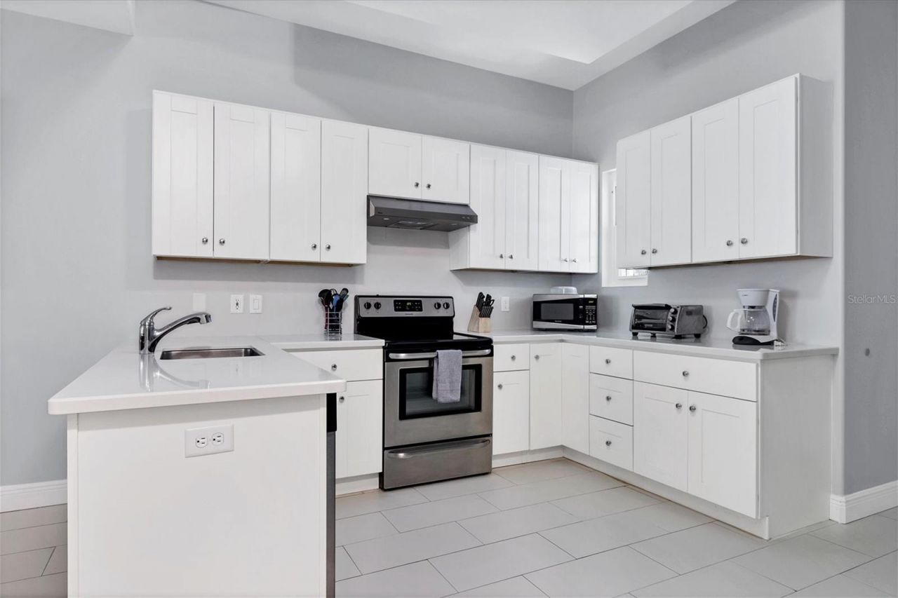 3702 54th Drive W, Unit 203, Bradenton, FL 34210 Photo