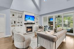 239 Fairchild Street photo 4