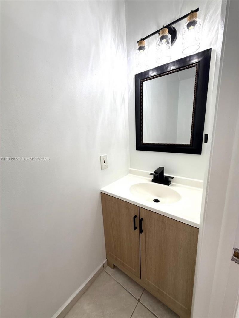 1460 W 41st St, Unit 1460, Hialeah, FL 33012 Photo