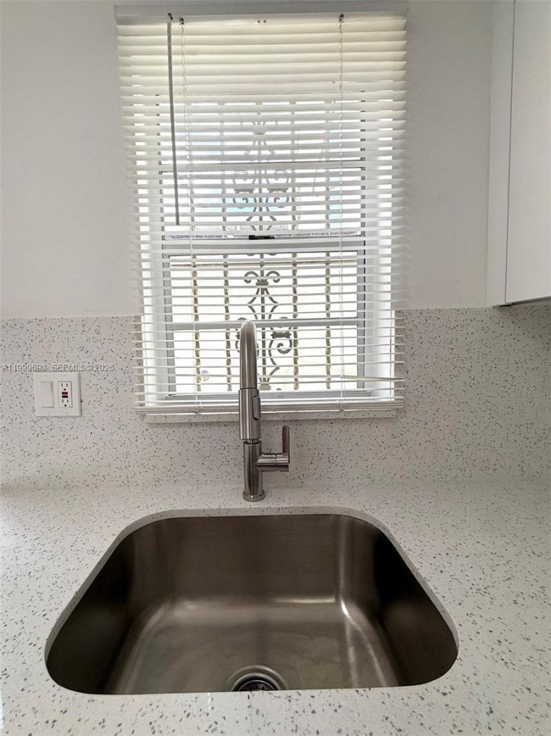 1460 W 41st St, Unit 1460, Hialeah, FL 33012 Photo