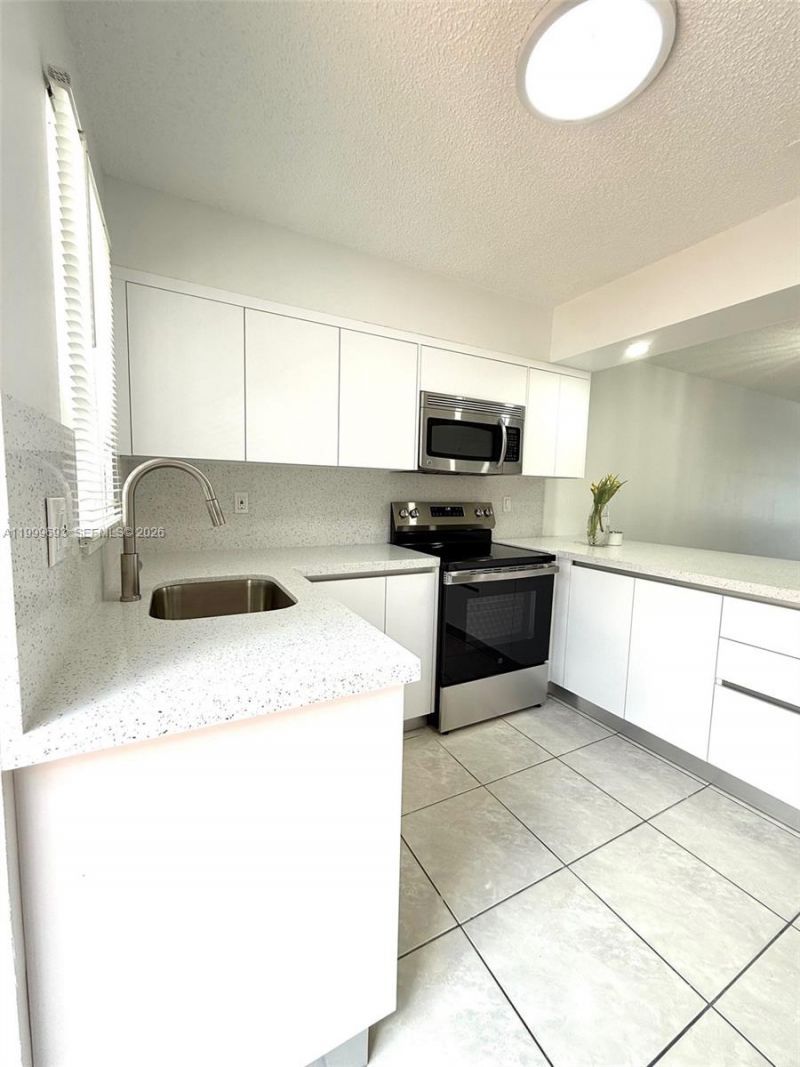 1460 W 41st St, Unit 1460, Hialeah, FL 33012 Photo