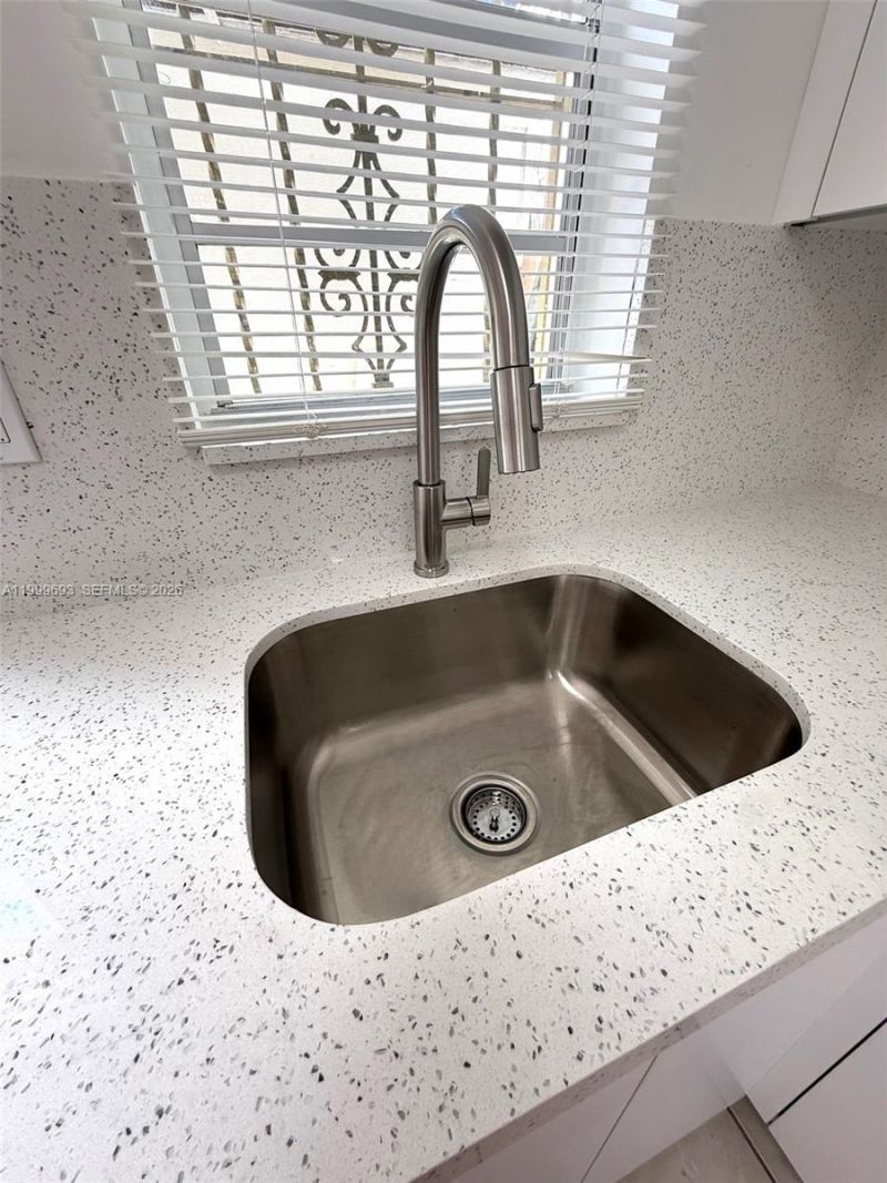 1460 W 41st St, Unit 1460, Hialeah, FL 33012 Photo