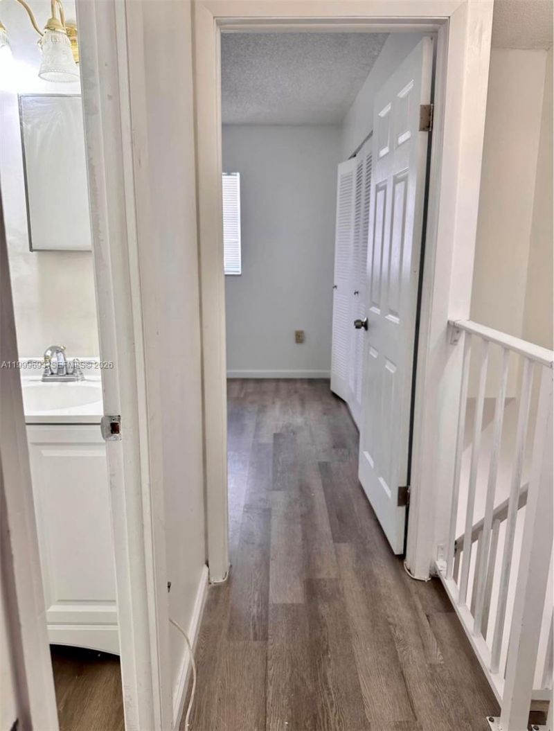 1460 W 41st St, Unit 1460, Hialeah, FL 33012 Photo