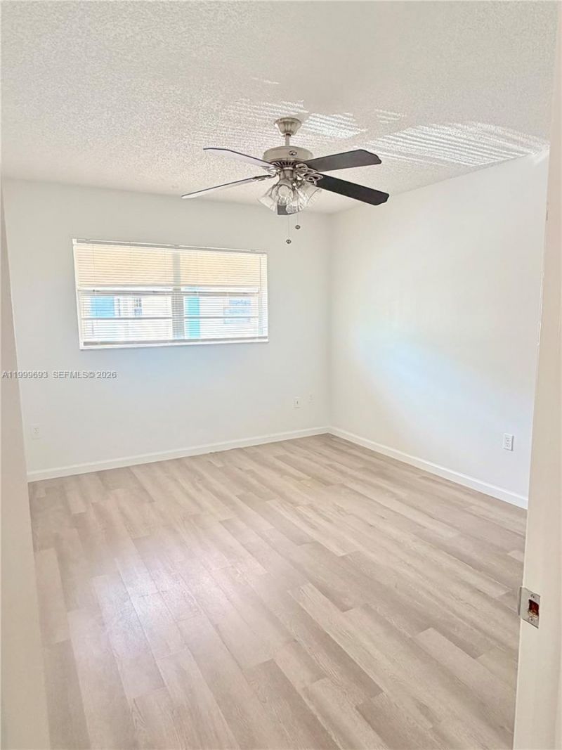 1460 W 41st St, Unit 1460, Hialeah, FL 33012 Photo