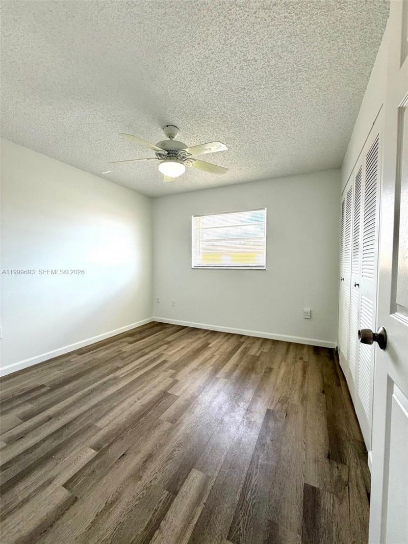 1460 W 41st St, Unit 1460, Hialeah, FL 33012 Photo