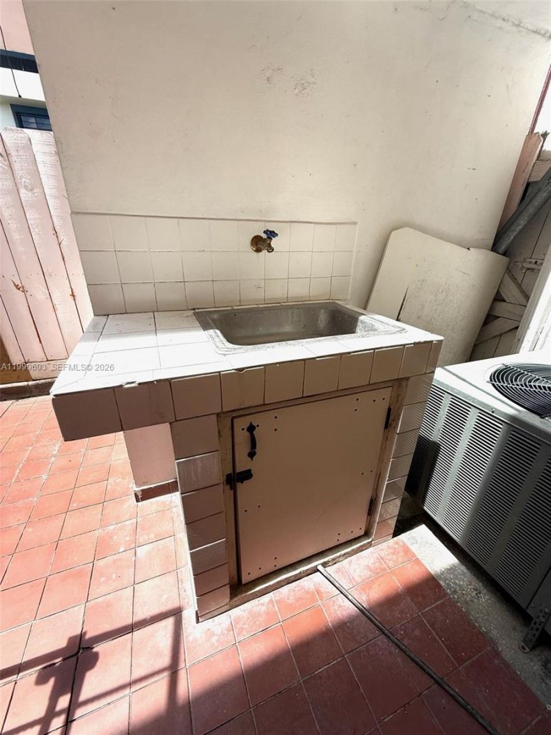 1460 W 41st St, Unit 1460, Hialeah, FL 33012 Photo