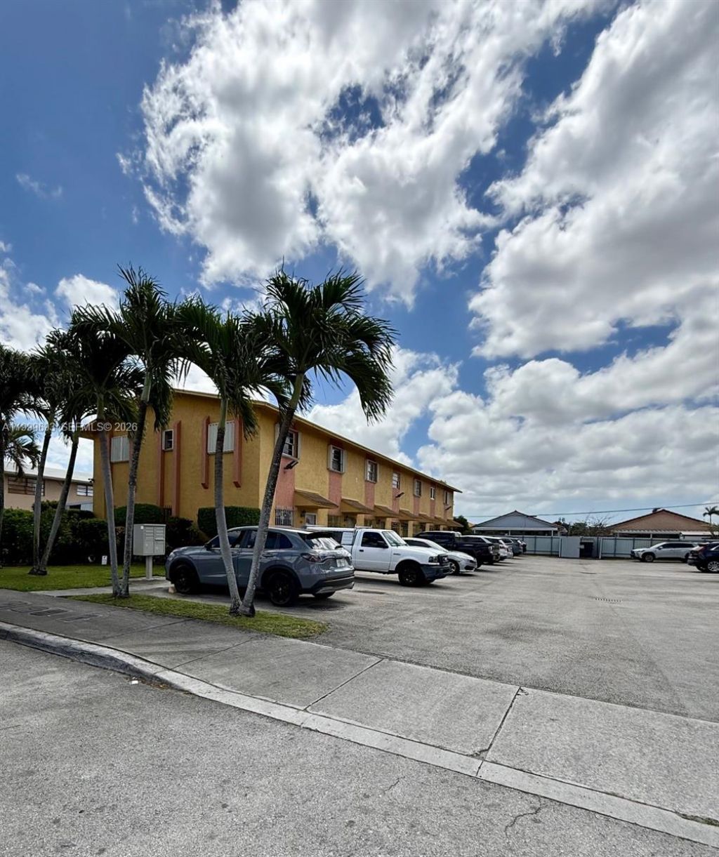 1460 W 41st St, Unit 1460, Hialeah, FL 33012 Photo