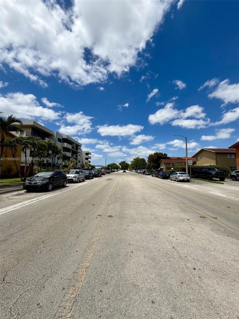 1460 W 41st St, Unit 1460, Hialeah, FL 33012 Photo