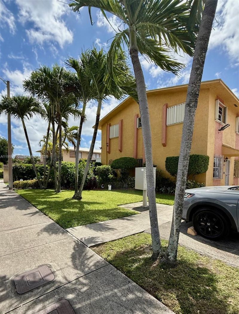 1460 W 41st St, Unit 1460, Hialeah, FL 33012 Photo