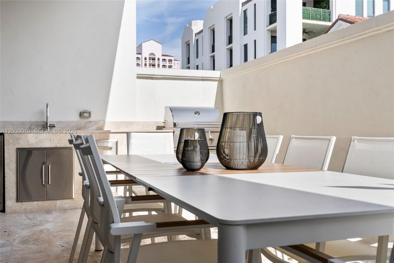 2617 Anderson Rd, Coral Gables, FL 33134 Photo