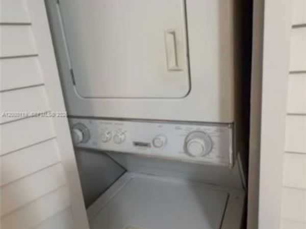 7100 NW 179th St, Unit 102, Hialeah, FL 33015