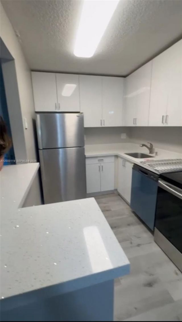 7100 NW 179th St, Unit 102, Hialeah, FL 33015 Photo