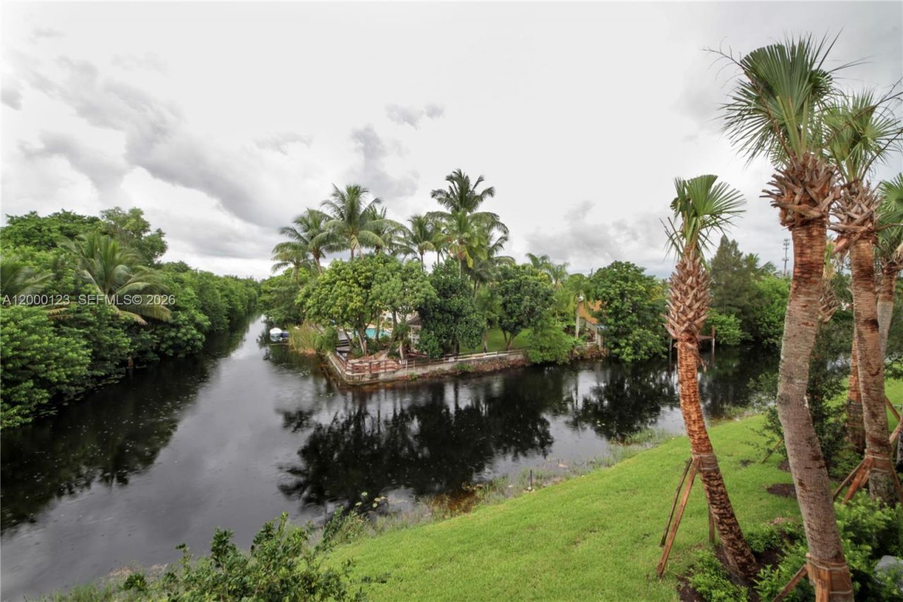 106 SW 127th Terrace, Unit 106, Plantation, FL 33325 Photo