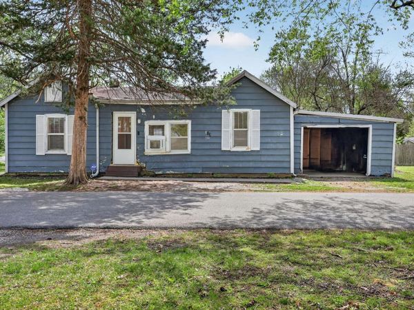 822 W Kennicott Street , Carbondale, IL 62901