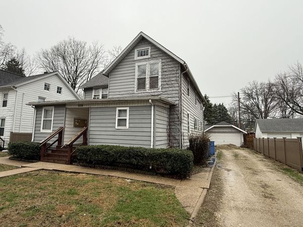 1013 W Church Street , Champaign, IL 61820