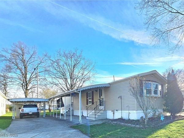 27 Flagler Drive, Olmsted Twp, OH 44138