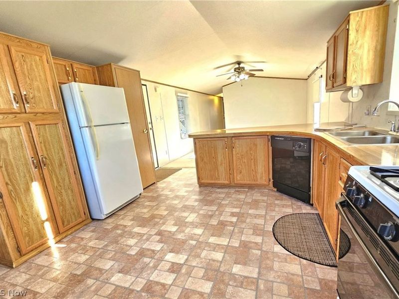 27 Flagler, Olmsted Township, OH 44138 Photo 9