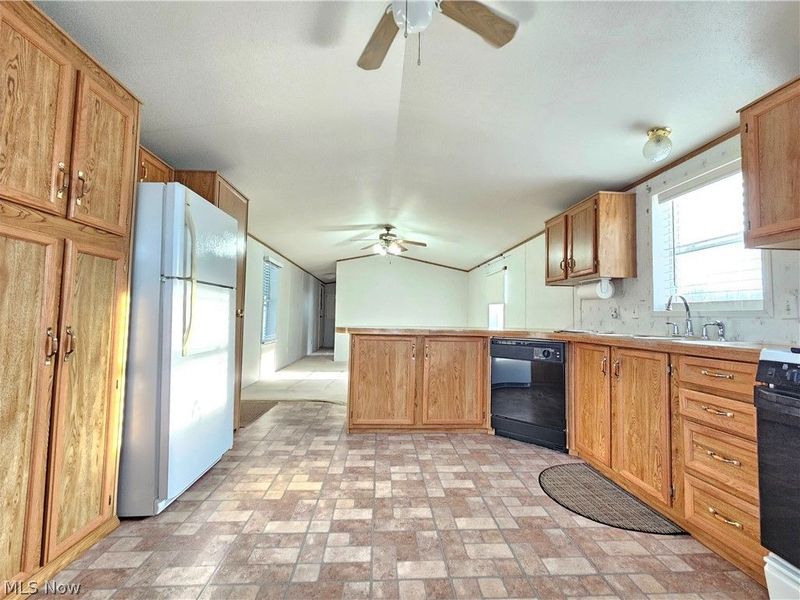 27 Flagler Drive, Olmsted Township, OH 44138 Photo 9