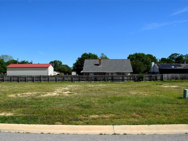 310 Preston Road, Mabank, TX 75147