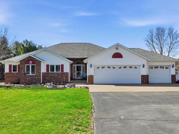 11712 EISENHOWER DRIVE, Chili, WI 54420