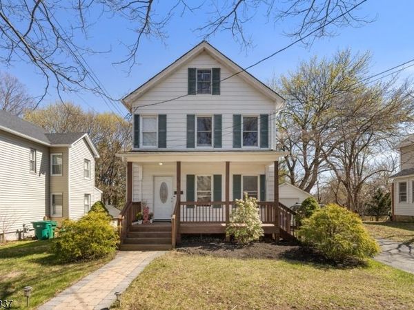 33 Woodside Ave, Newton, NJ 07860