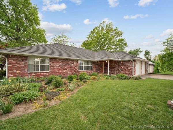 616 Grove Crest Road , Pryor, OK 74361