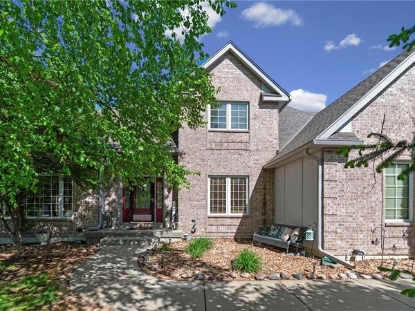 15733 Pine Circle, Basehor, KS 66007
