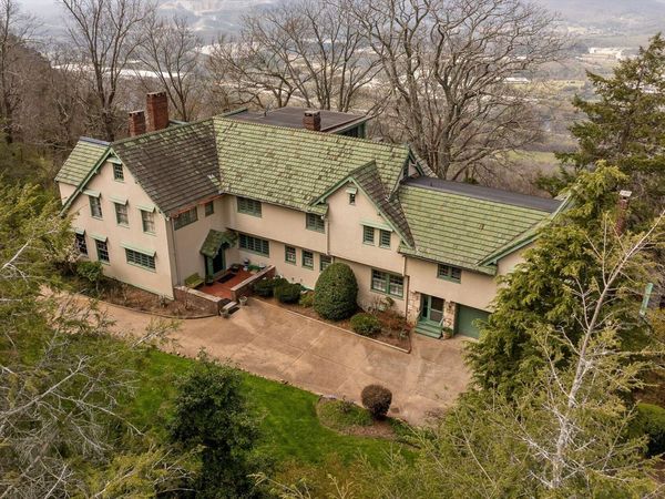 588 W Brow Road, Lookout Mountain, TN 37350