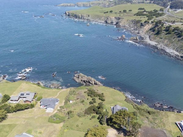 2771 Seaside Court, Albion, CA 95410