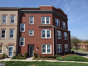 8922 CENTER STREET, MANASSAS, VA 20110