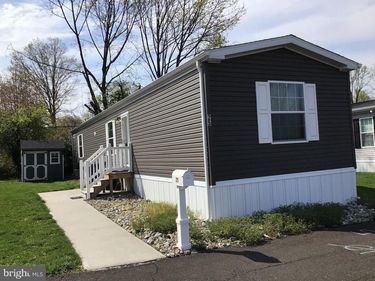 25 KENNEDY DRIVE, FAIRLESS HILLS, PA 19030