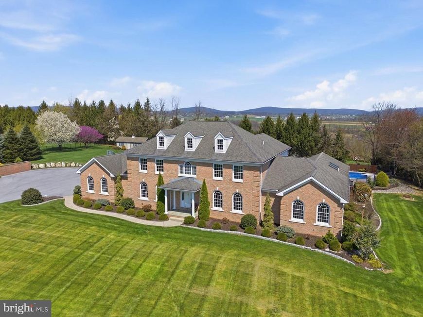 2 Breezy Knoll, Lititz, PA 17543 Main Photo