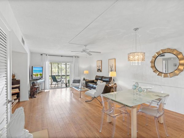 25 SE 13th Street, Unit B3, Boca Raton, FL 33432