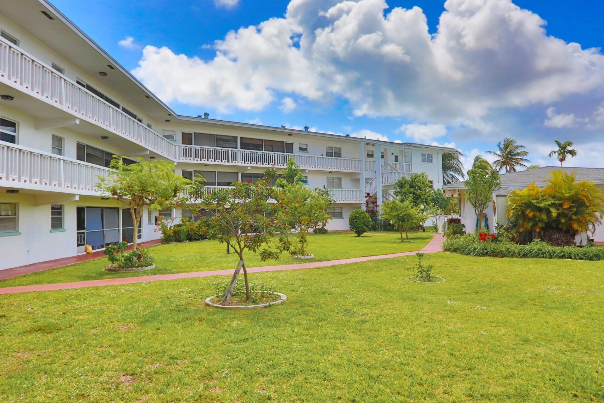 600 Pine Drive, Unit 209, Pompano Beach, FL 33060 Photo