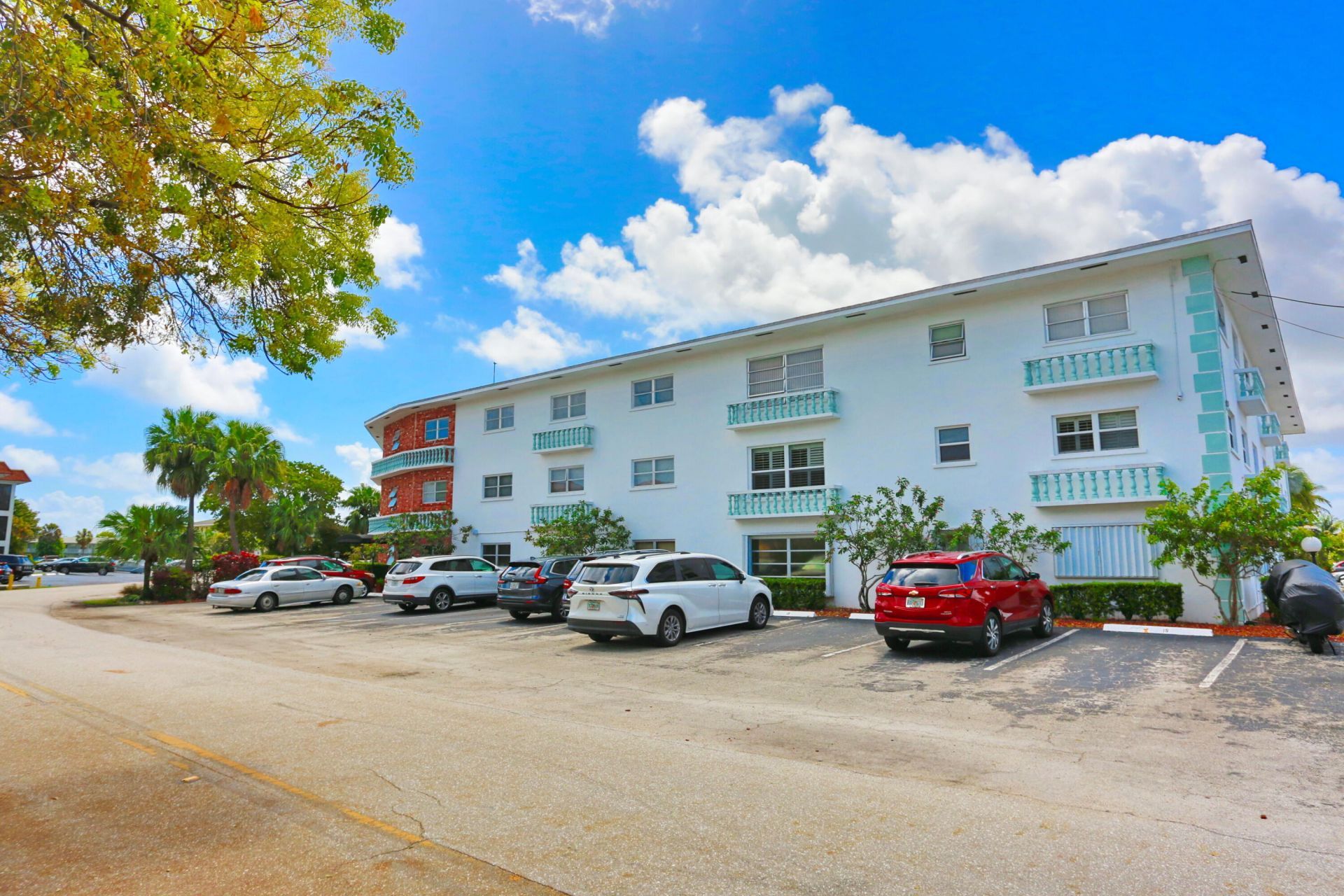 600 Pine Drive, Unit 209, Pompano Beach, FL 33060 Photo