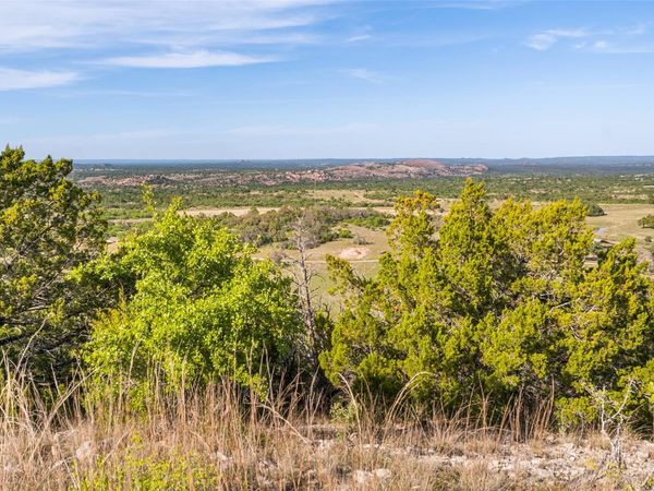 743 Welgehausen RD, Fredericksburg, TX 78624
