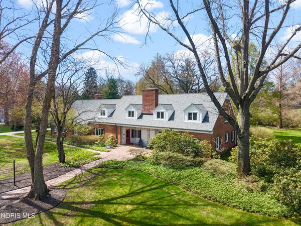 4615 Brookside Road, Ottawa Hills, OH 43615