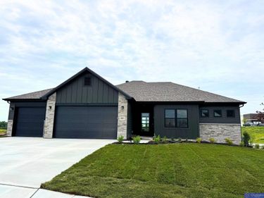 20021 P Street, Omaha, NE 68135