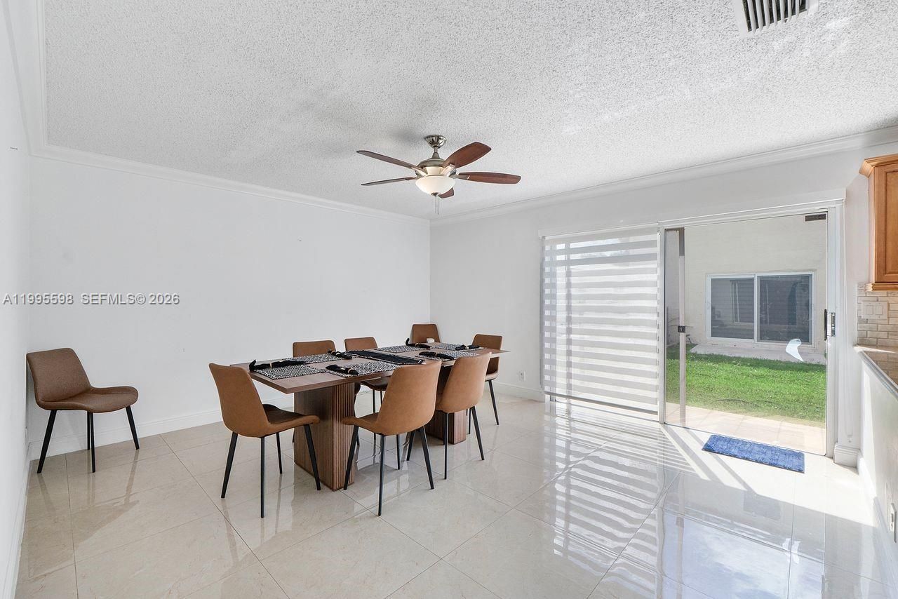 9602 NW 8th Cir, Plantation, FL 33324 Photo