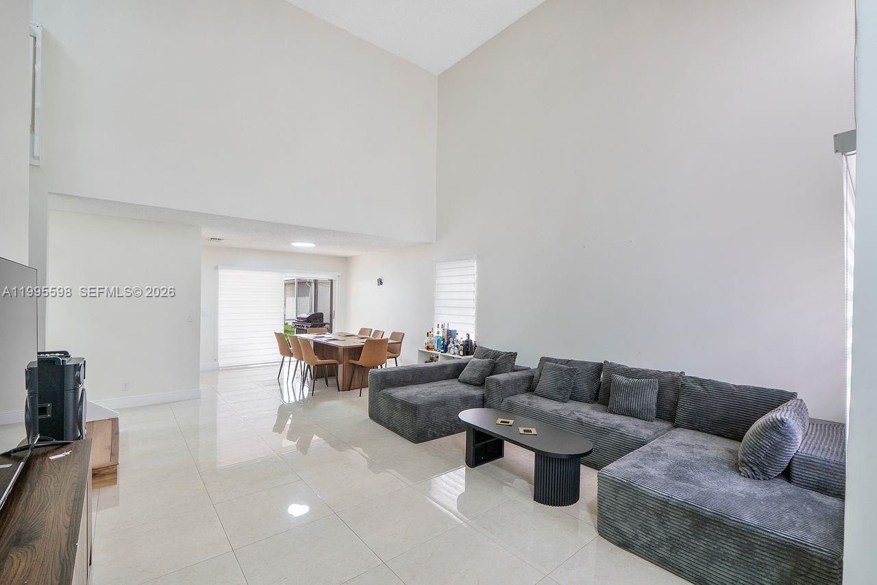 9602 NW 8th Cir, Plantation, FL 33324 Photo