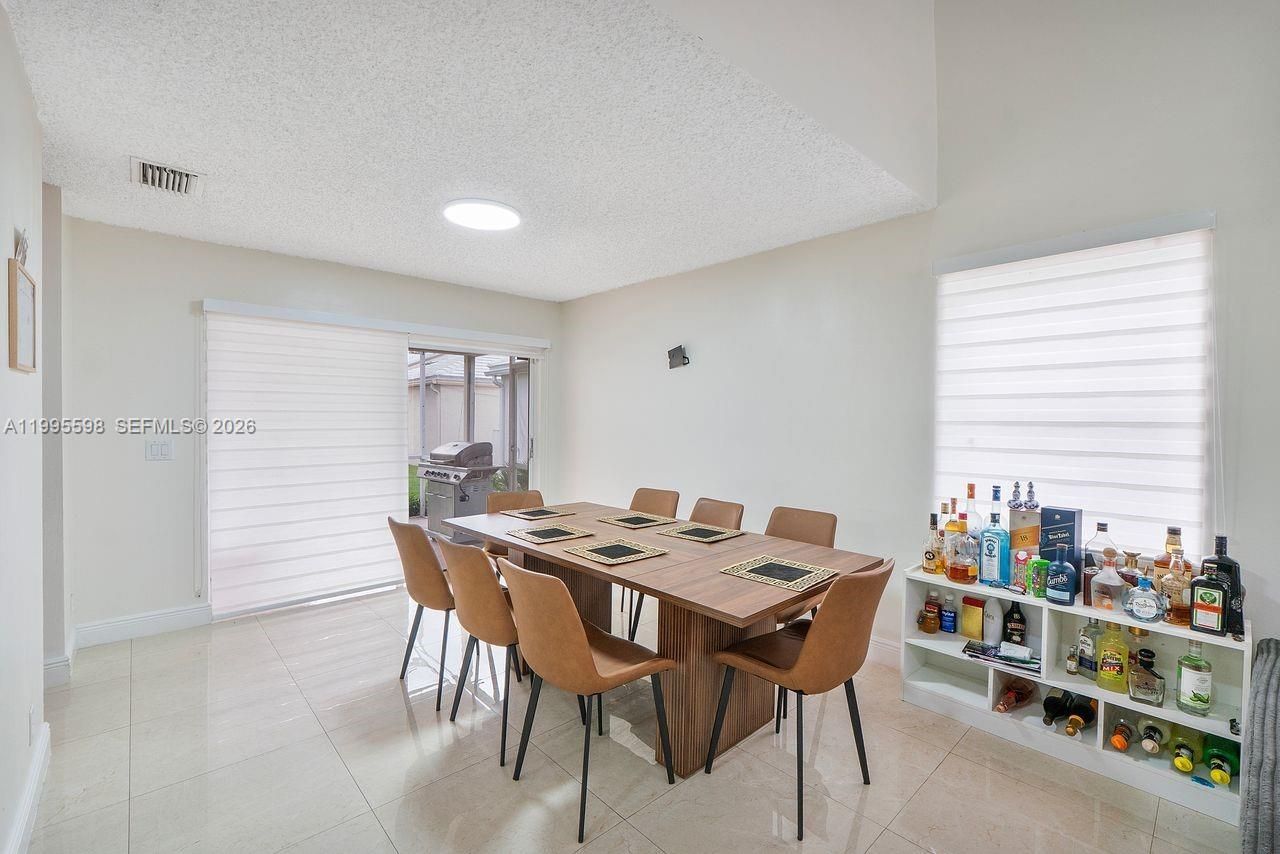 9602 NW 8th Cir, Plantation, FL 33324 Photo