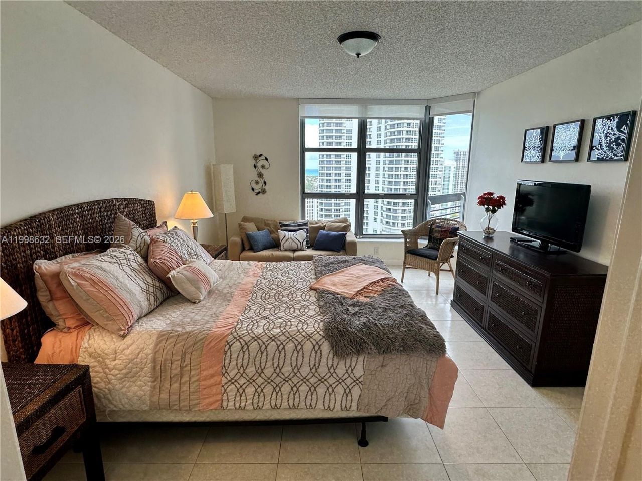 3530 Mystic Pointe Dr, Unit 2607, Aventura, FL 33180 Photo