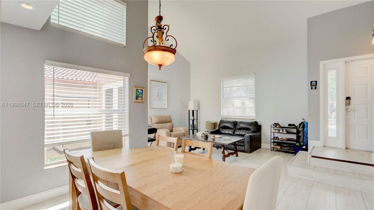 1237 NW 125th Ter, Sunrise, FL 33323 Photo